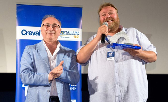 Stefano Fresi riceve l'Arco di Platino di Est Film Festival