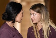 Paola Sini vince il premio “Mariangela Melato” come miglior attrice per il film “La terra delle donne” La terra delle donne: Paola Sini e Syama Rayner