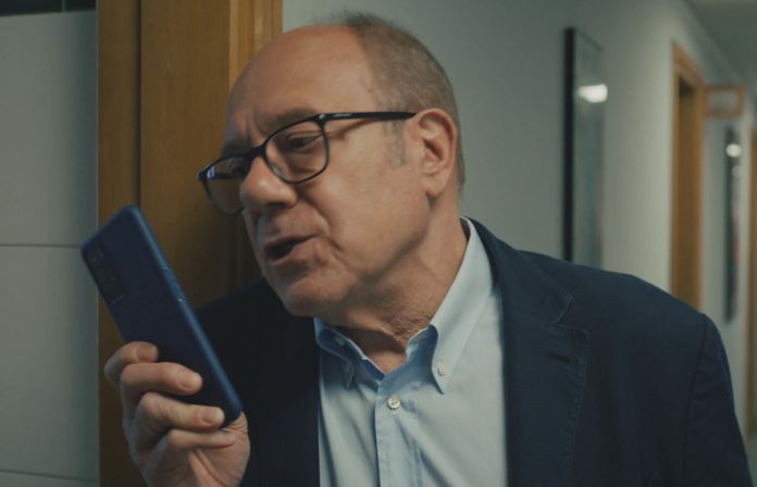 Carlo Verdone in una scena della serie Vita da Carlo