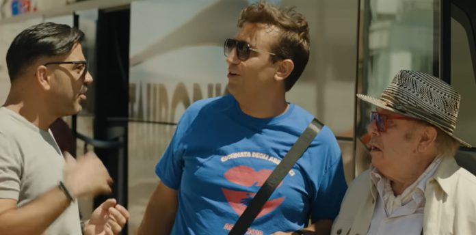 Lino Banfi affianca Pio e Amedeo nel film «Oi vita mia» Lino Banfi affianca Pio e Amedeo nel film «Oi vita mia»
