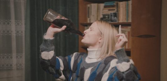 “L’anno nuovo che non arriva”: dal 4 dicembre al cinema la tragicommedia di Bogdan Mureșanu premiata a Venezia Film “L’anno nuovo che non arriva” al cinema dal 4 dicembre