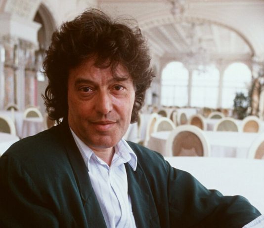 È morto Tom Stoppard, maestro della drammaturgia e premio Oscar e Golden Globe per Shakespeare in Love Tom Stoppard alla Mostra del cinema di Venezia del 1990 Foto Gorup de Besanez