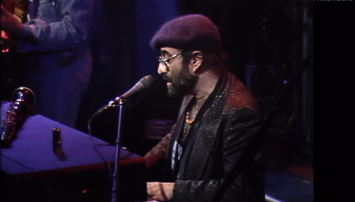 Lucio Dalla, al via il film tv che racconterà la sua vita Lucio Dalla, al via il film tv che racconterà la sua vita