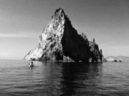 Concluse le riprese di «La terra dei pochi», il nuovo documentario di MASBEDO Ginostra protagonista del documentario «La terra dei pochi»