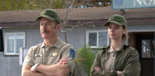 «Normal» Bob Odenkirk è lo sceriffo di una città piena di segreti «Normal» con Bob Odenkirk