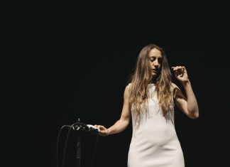«Causa di beatificazione» al Teatro Filodrammatici di Milano con tre storie di donne tra fede e violenza Causa di beatificazione. Tre canti per voce e tempesta